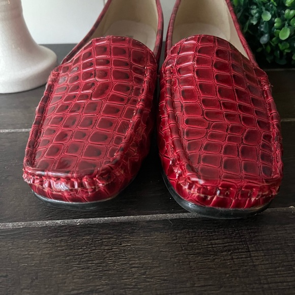 Pierre Dumas Hazel-7 Women's Loafers Croc Red Shoes Size 10 - Picture 7 of 14